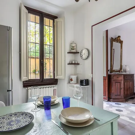 One-bedroom With Patio *
