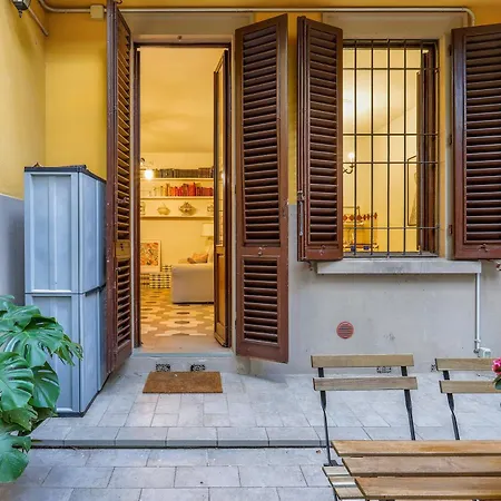 One-bedroom With Patio * Florence