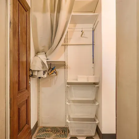 One-bedroom With Patio Apartment Florence